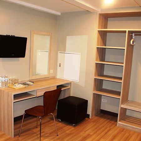 Ywca Hotel Bangkok Luaran gambar