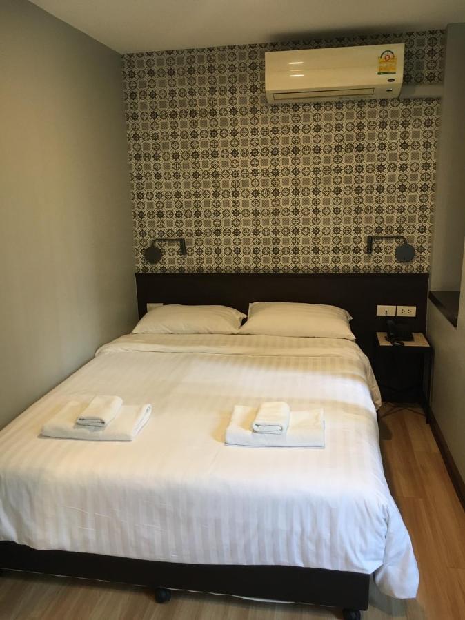 Ywca Hotel Bangkok Luaran gambar
