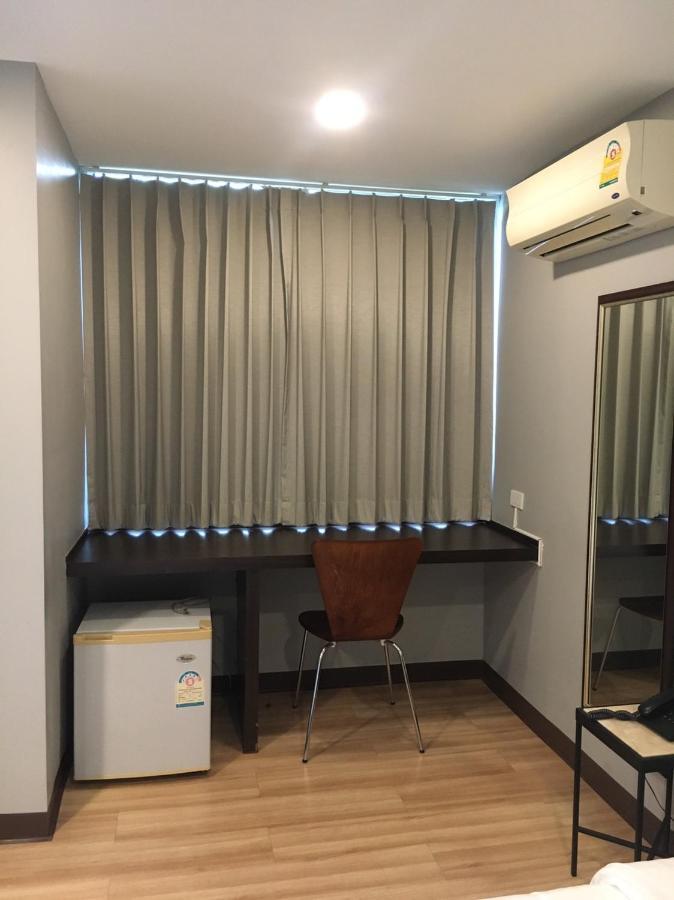 Ywca Hotel Bangkok Luaran gambar